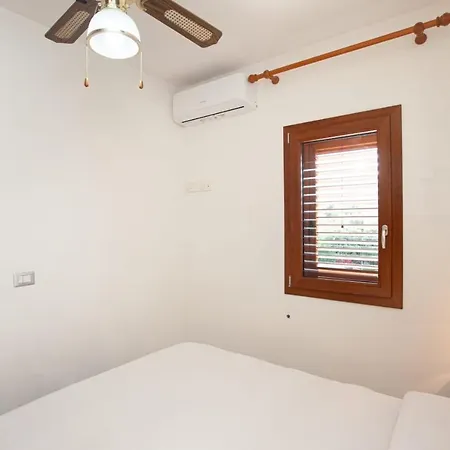 Limbara Ichnos House Villa San Teodoro  Exterior photo